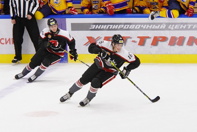 Тюменский ХК «Рубин» выехал в Курган на первую игру выездной серии ВХЛ