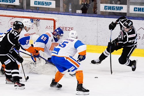 Тюменский ХК «Рубин» продолжит серию 1/8 плей-офф ВХЛ со «СКА-Невой» в Санкт-Петербурге