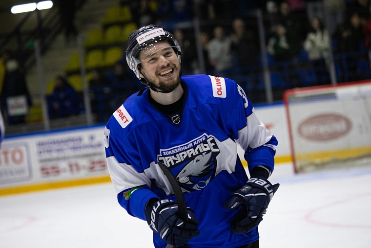 В тюменский ХК «Рубин» из «Зауралья» перешел защитник Михаил Стихановский