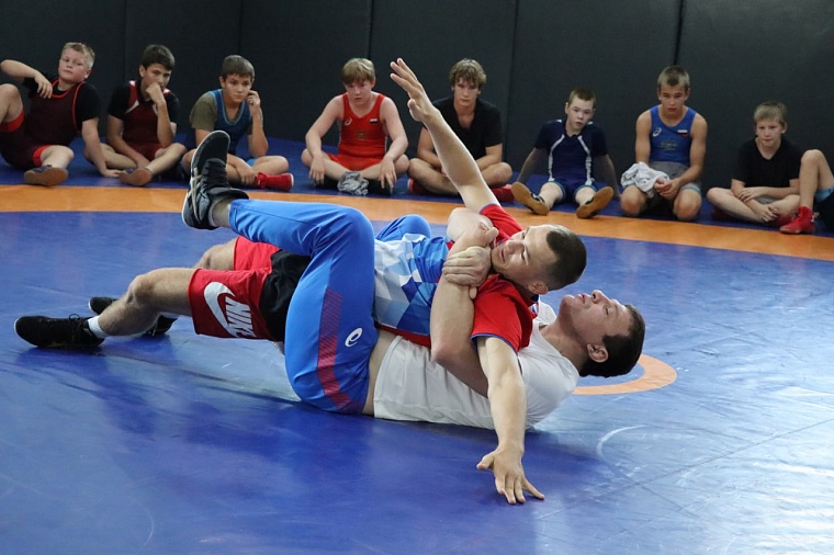 В Тюмень приедут борцы из 22 регионов страны