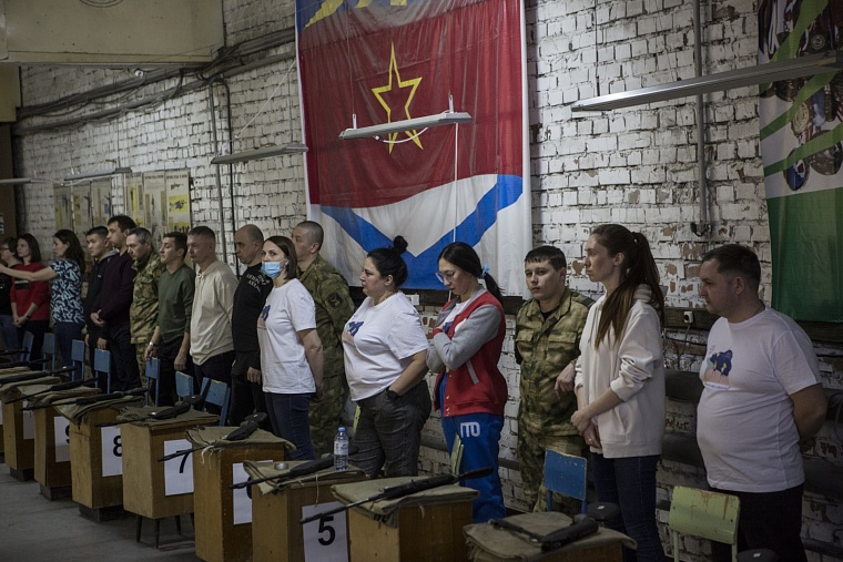 Глава Тюмени Руслан Кухарук участвовал в соревнованиях по стрельбе