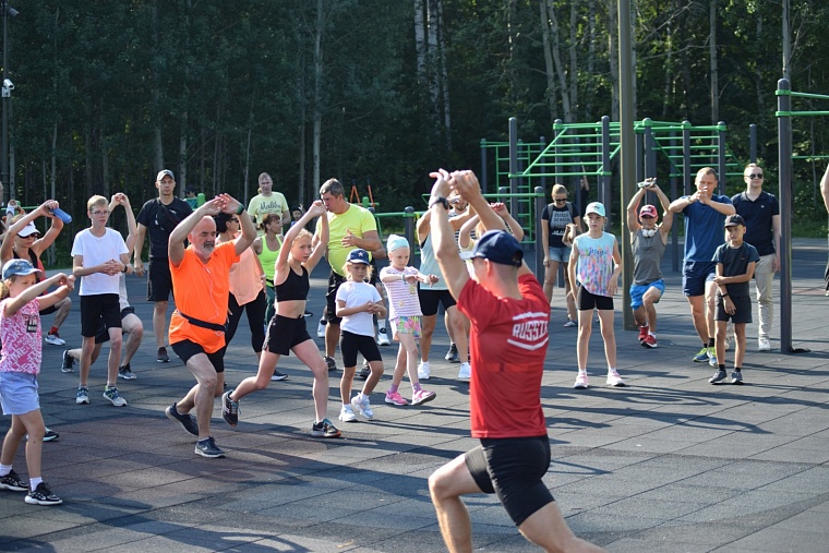 Денис Спицов и Иван Якимушкин выиграли золото и серебро чемпионата Тюменской области по лыжероллерам