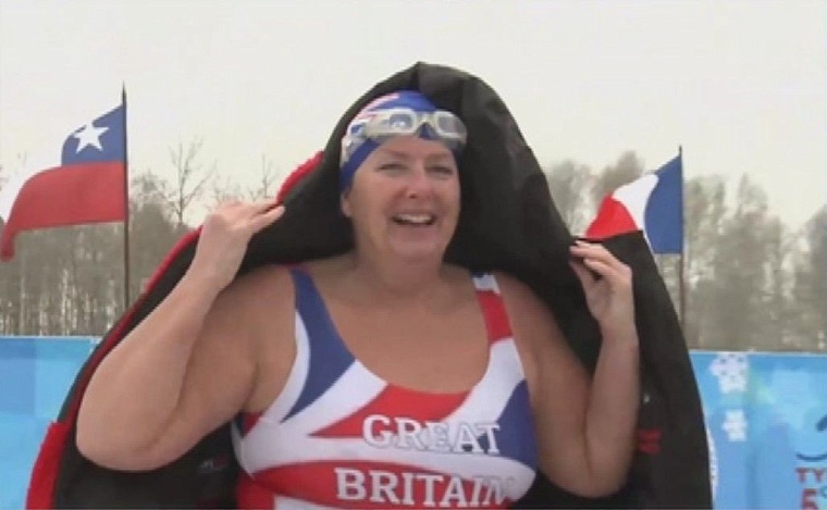 Моржи со всего мира от 8 до 88 лет соревнуются под Тюменью