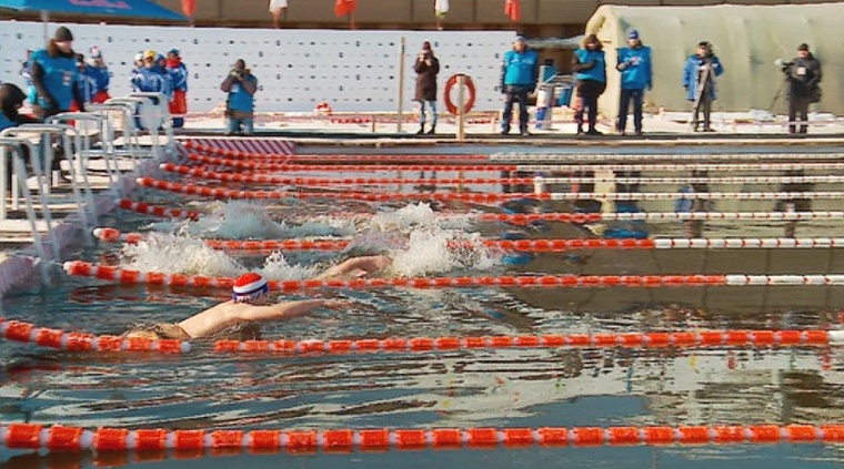 Моржи со всего мира от 8 до 88 лет соревнуются под Тюменью