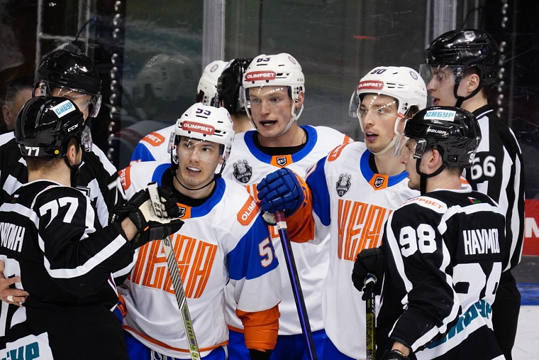 Тюменский ХК «Рубин» ведет в 1/8 плей-офф ВХЛ