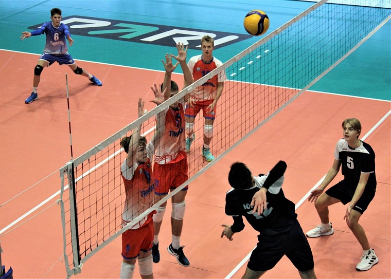 Тюменские спортсменки "вырвали" второе место в первенстве УФО по волейболу