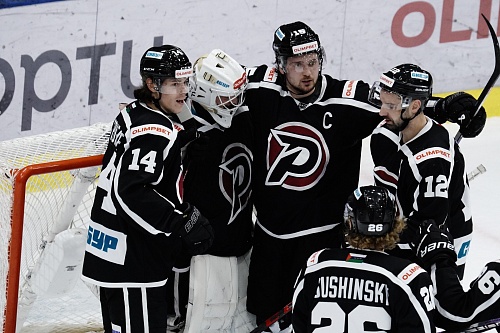 Лидер турнирной таблицы ВХЛ «Рубин» проведет повторные матчи чемпионата на домашнем льду