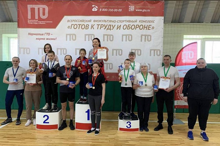 Самые активные семьи Заводоуковска выступили на фестивале ГТО