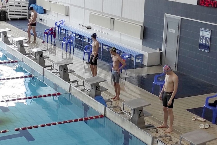 Лучшие пловцы тюменских вузов поспорили за звание сильнейшего