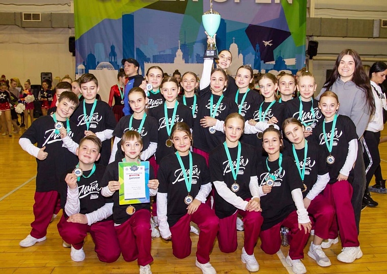 Тюменские чирлидеры привезли россыпь наград со всероссийских соревнований