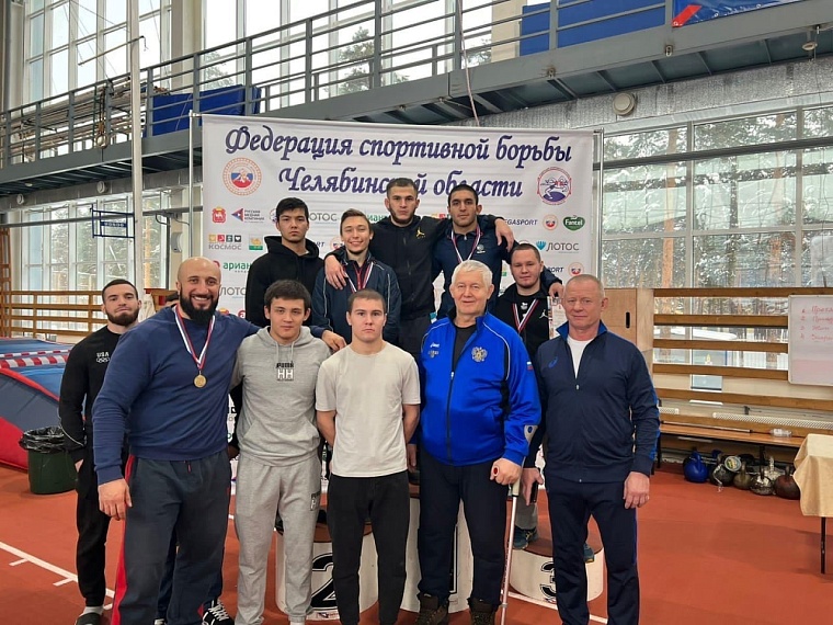 Тюменцы отличились на чемпионате по греко-римской борьбе