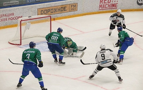 ХК «Рубин» уступил в третьем матче серии плей-офф ВХЛ с «Торосом»