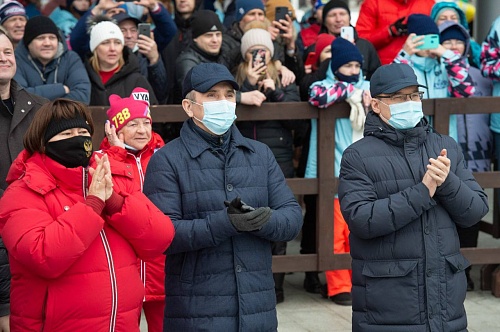 Александр Моор поблагодарил спортсменов, организаторов и болельщиков чемпионата России по лыжным гонкам