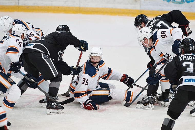 Спортивный уикенд: «Рубин» ищет стабильности, а игрок МФК «Тюмень» спасает сборную от поражения