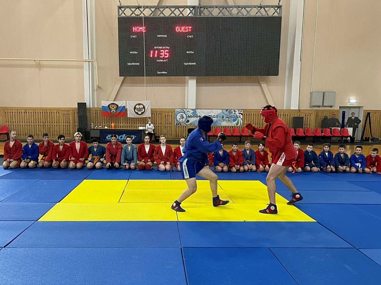 Полные трибуны, сильнейшие спортсмены: в Ишиме стартовали зрелищные соревнования по самбо