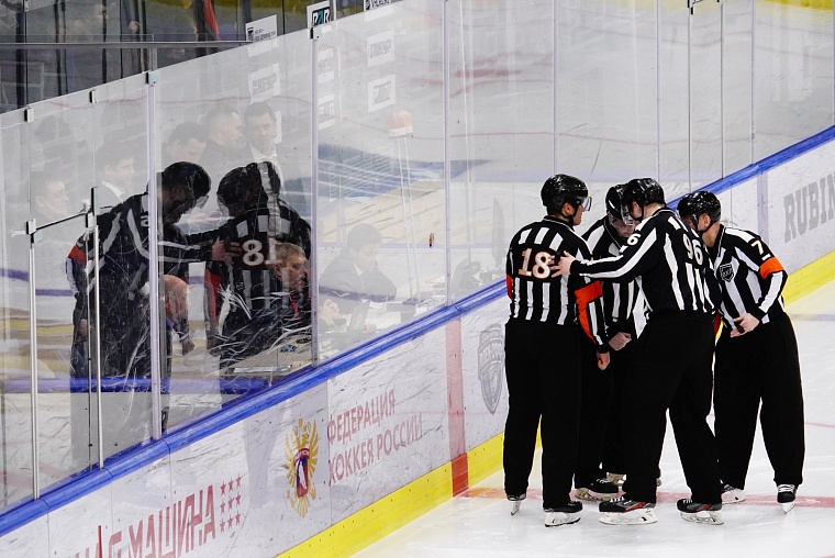 Трое тюменцев станут главными судьями на матчах ВХЛ в новом сезоне