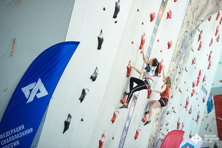 Мария Красавина победила на чемпионате России по лазанию на скорость