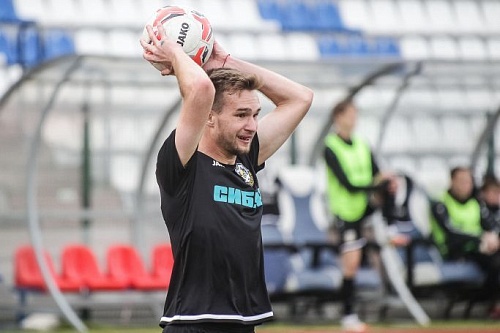 Футболисты «Тюмень-2» всухую обыграли СШОР «Звезда»