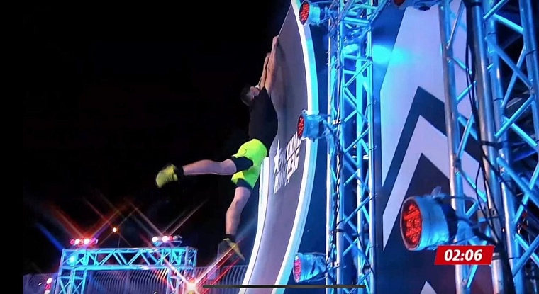 Тюменский скалолаз стал лучшим в финале шоу "Русский ниндзя"