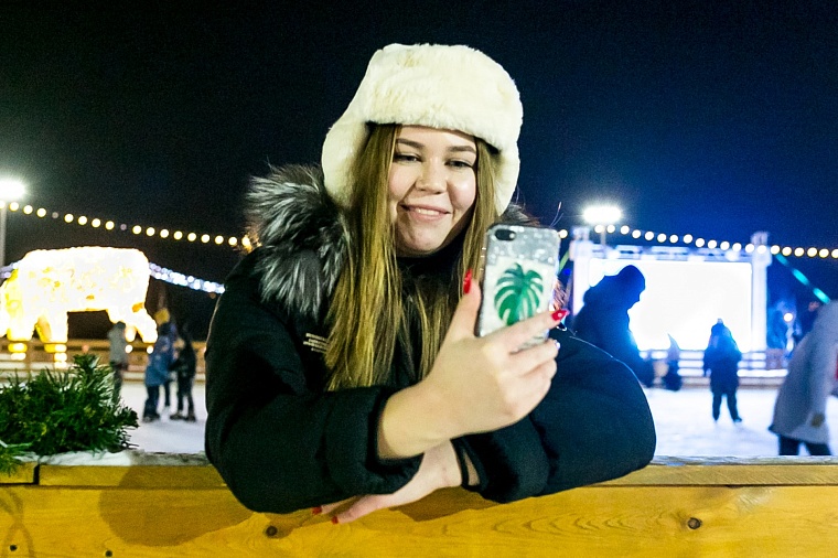 А не сходить ли на каток? Тестируем ледовую площадку у «Конторы пароходства»