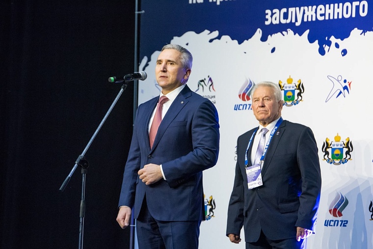 Александр Моор пожелал юным борцам успешной спортивной карьеры во славу России