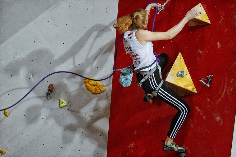 Спортивный уикенд: «Тюмень» покинула зону вылета, а наши скалолазы испытали трудности с «трудностью»