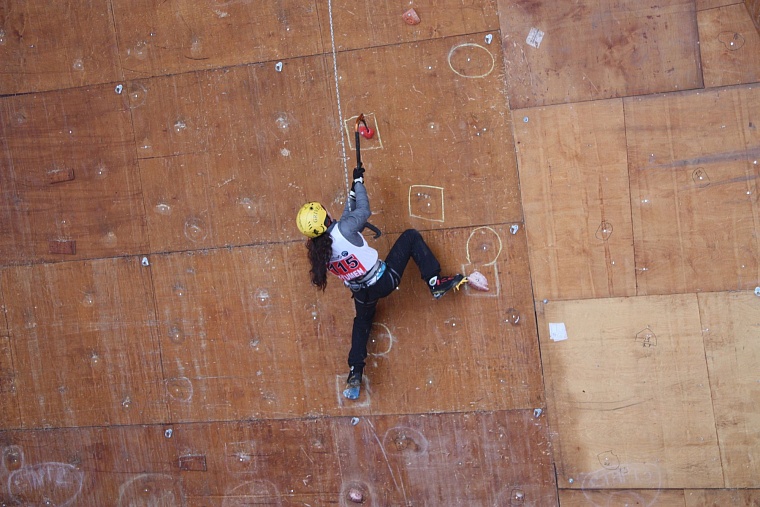 Лучших ледолазов России определили в Тюмени