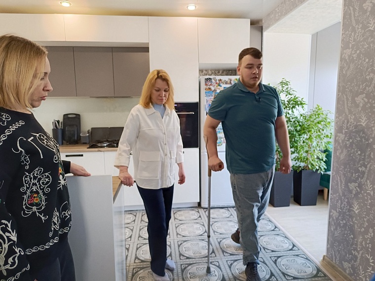 Мобилизованный из Каскары подорвался на противотанковой мине и заново учится ходить