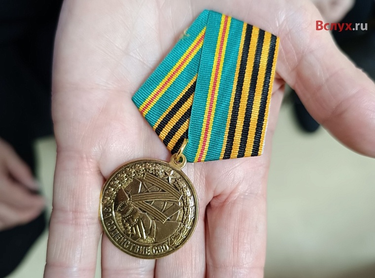 Тюменские мастерицы делают для фронта костюмы-невидимки