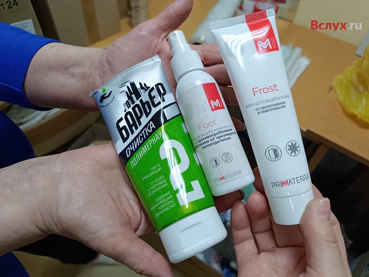 Тюменские мастерицы делают для фронта костюмы-невидимки