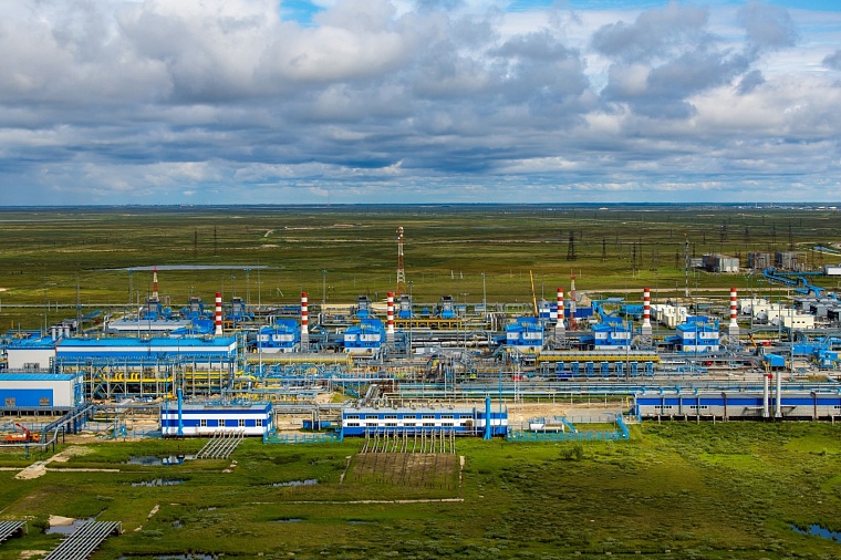 На газоконденсатном промысле № 11 ведется разработка сеноманской и валанжинской залежей