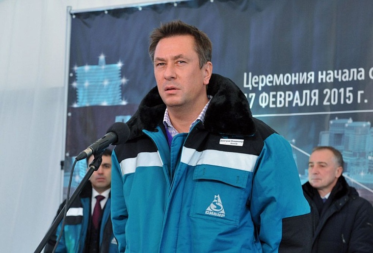 В основание «ЗапСибНефтеХима» забили первую сваю