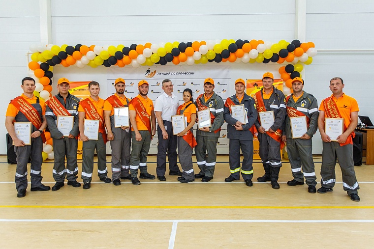 На Кальчинском месторождении Уватнефтегаза назвали имена лучших в нефтяной профессии