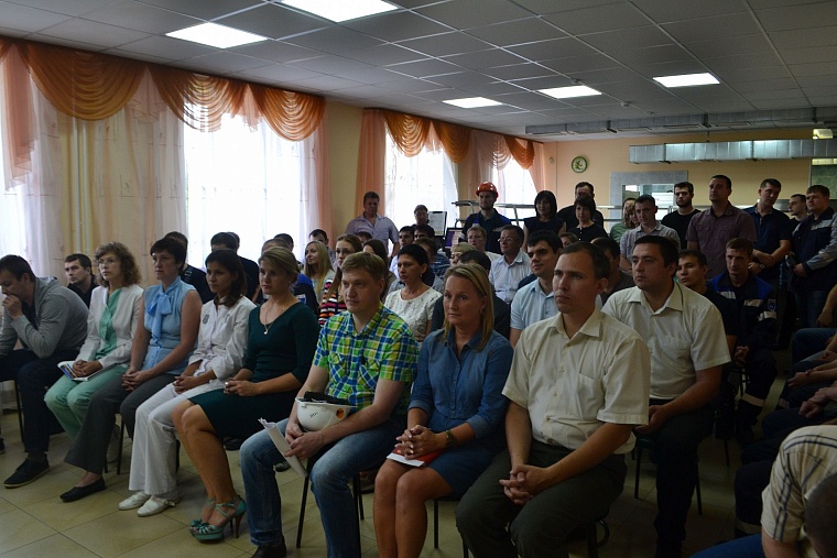 Анатолий Карпов открыл экологическую приемную на Антипинском НПЗ