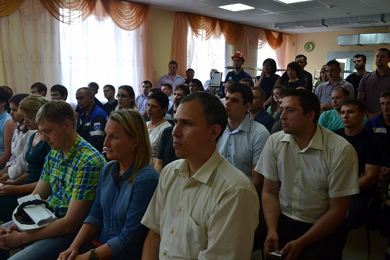 Анатолий Карпов открыл экологическую приемную на Антипинском НПЗ
