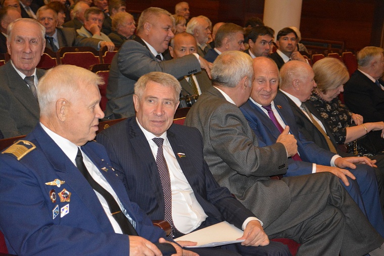 Крупнейшее нефтегазодобывающее предприятие XX века отметило 50 лет