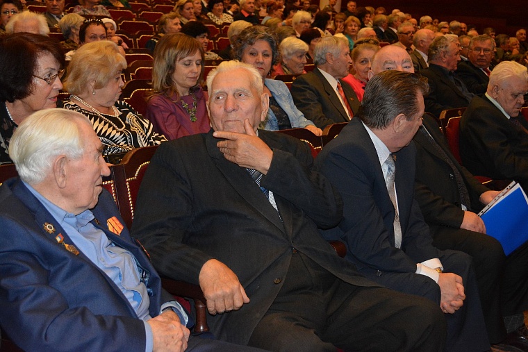 Крупнейшее нефтегазодобывающее предприятие XX века отметило 50 лет