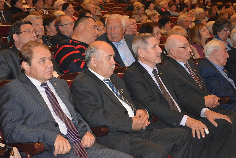 Крупнейшее нефтегазодобывающее предприятие XX века отметило 50 лет