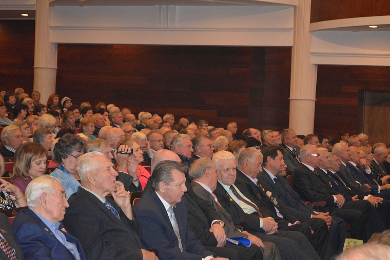 Крупнейшее нефтегазодобывающее предприятие XX века отметило 50 лет