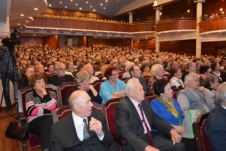 Крупнейшее нефтегазодобывающее предприятие XX века отметило 50 лет