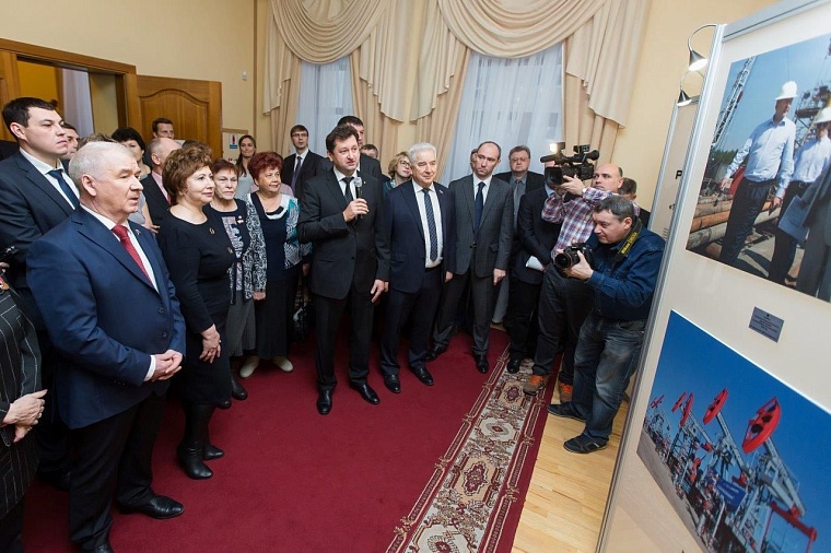 История Уватского проекта воплотилась в фотовыставке и книге