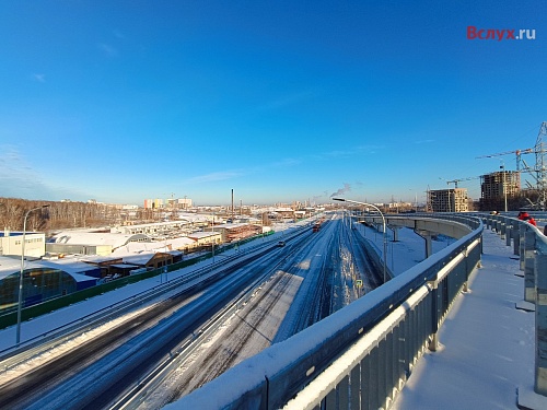 На трехуровневой развязке в Тюмени установили автоматическую противогололедную систему