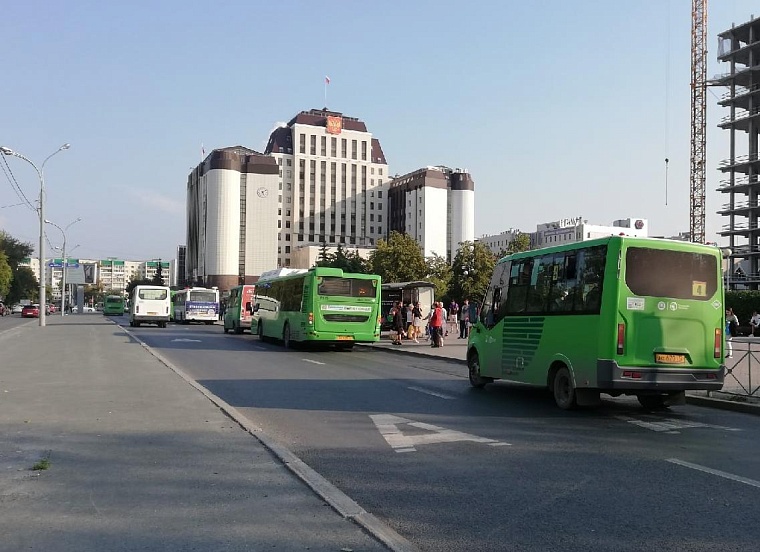 Дорожные изменения в Тюмени с 1 октября: подорожание проезда, скидка по QR-коду, перекрытие Холодильной