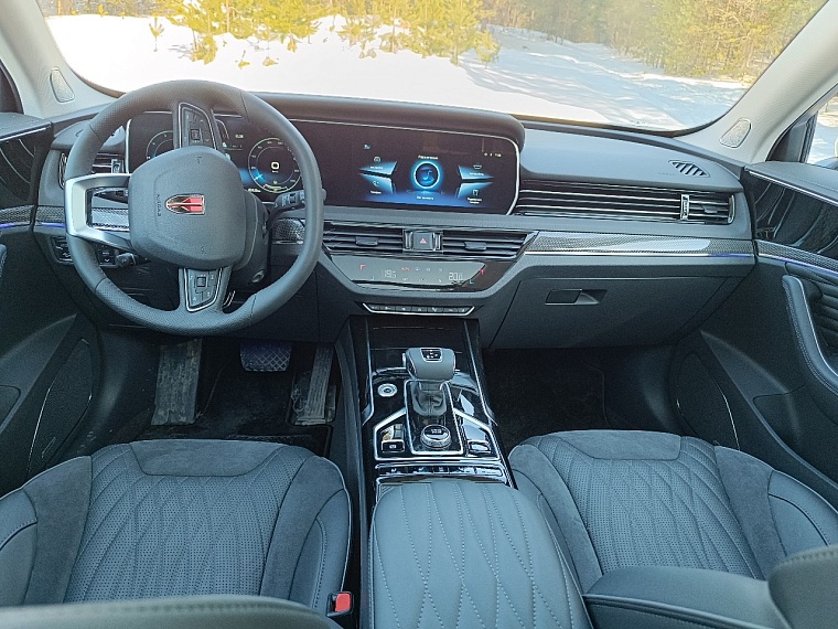 HONGQI HS5: добро пожаловать в бизнес-класс!