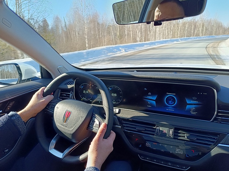 HONGQI HS5: добро пожаловать в бизнес-класс!