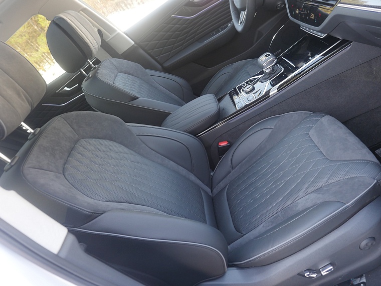 HONGQI HS5: добро пожаловать в бизнес-класс!