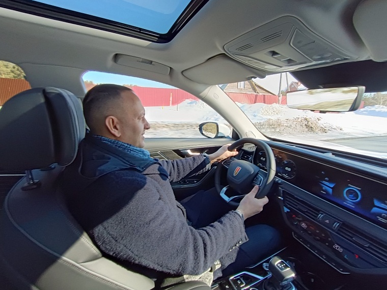 HONGQI HS5: добро пожаловать в бизнес-класс!