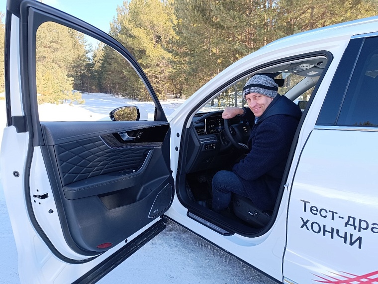 HONGQI HS5: добро пожаловать в бизнес-класс!