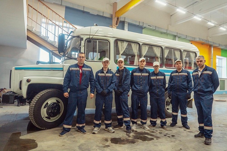 Тюменские колледжи и техникумы готовят транспорт для СВО