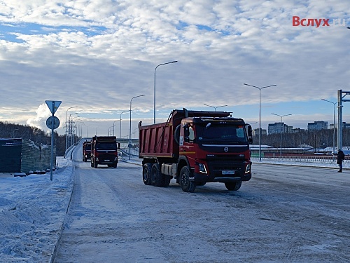 В Тюмени открыли движение по третьему уровню развязки на Мельникайте - Дружбы